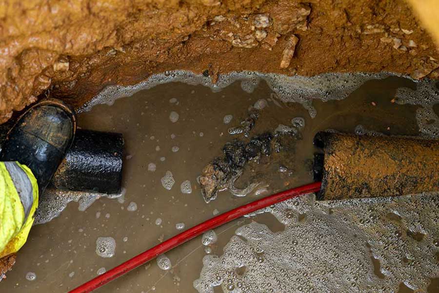 Hydro jetting hose cleaning sewer line